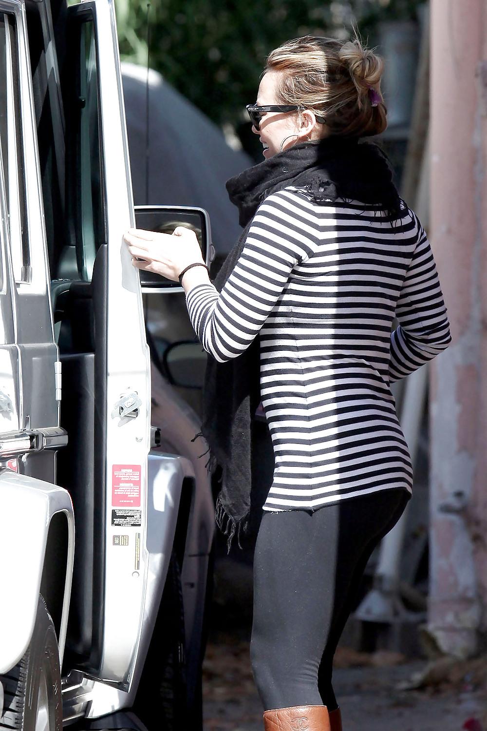 20P Hilary Duff Goes To Pilates in Toluca Lake AssBoots Shots