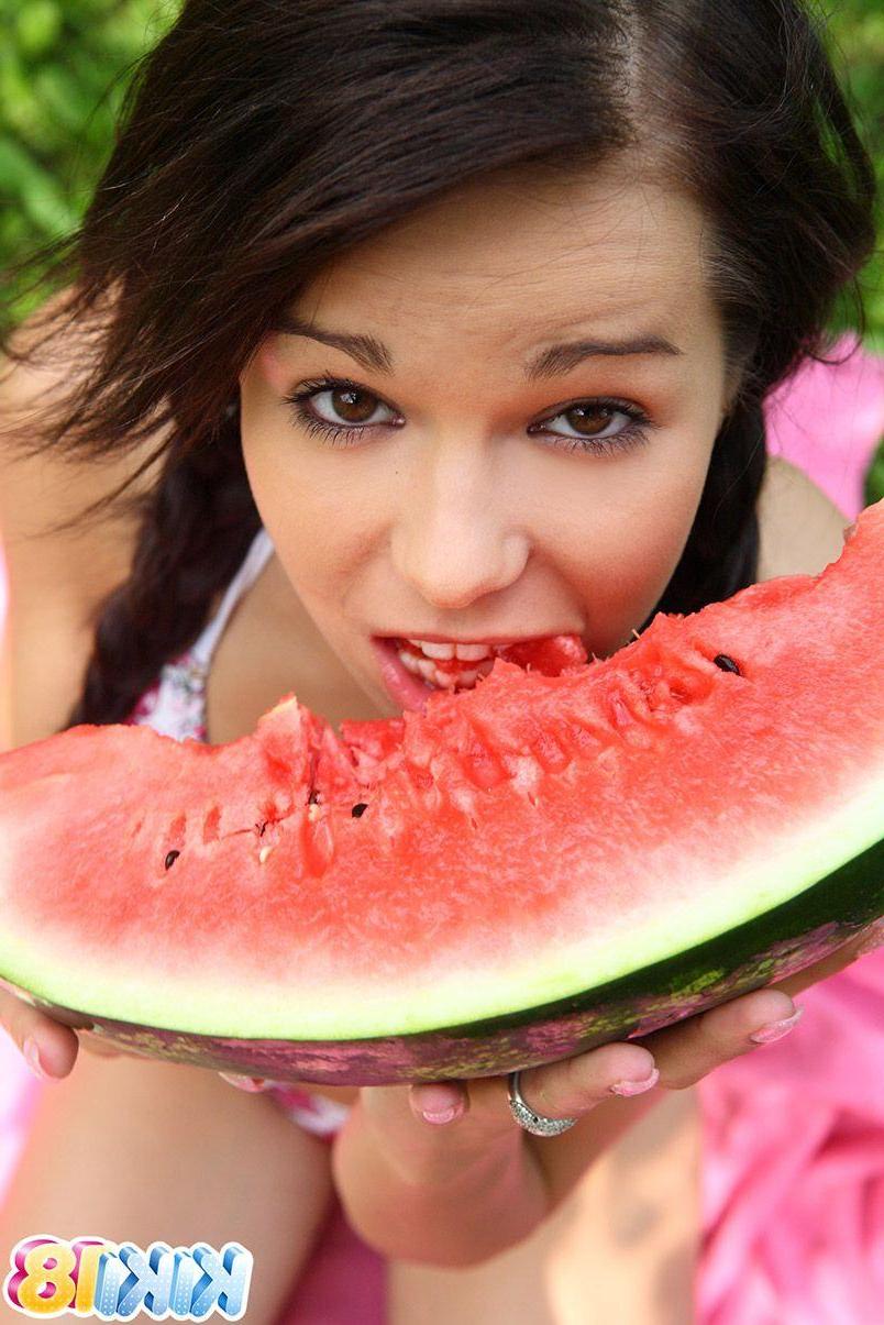 15P Pictures of Kiki 18 enjoying some sweet tasting fruit