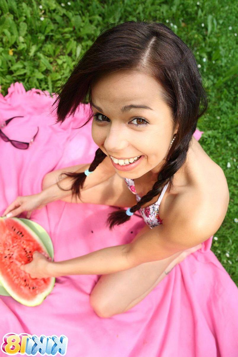 15P Pictures of teen porn girl Kiki 18 serving up something sweet