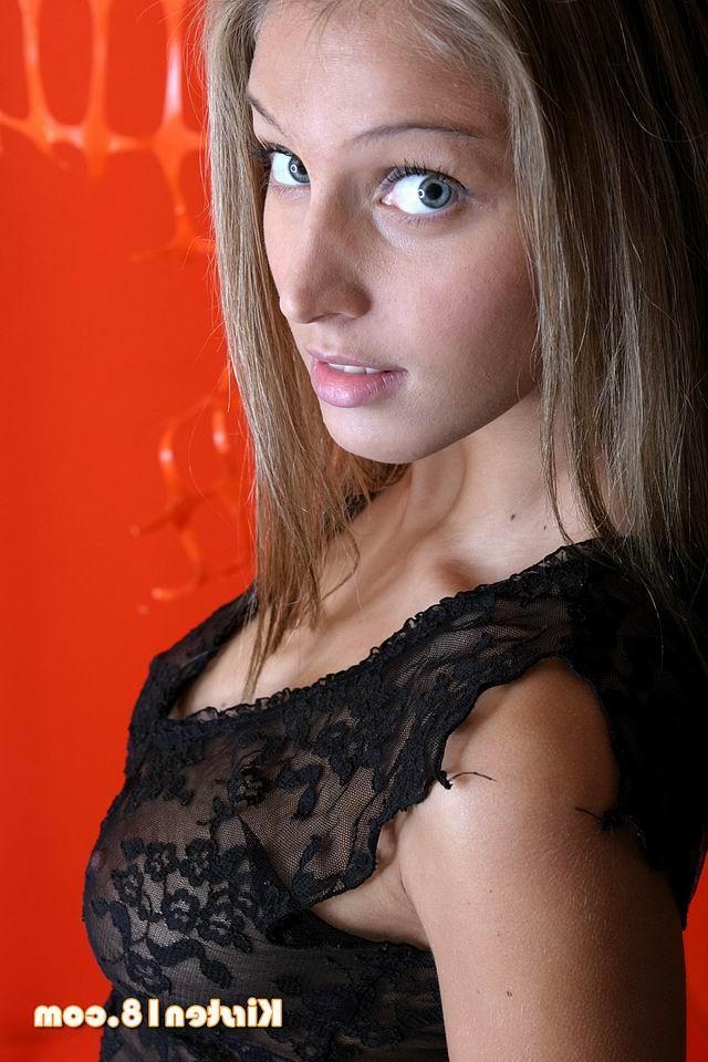 12P Pictures of Kirsten 18 showing off her beauty