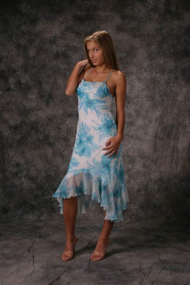 12P Pictures of Kirsten 18 waiting for you to take her dress off