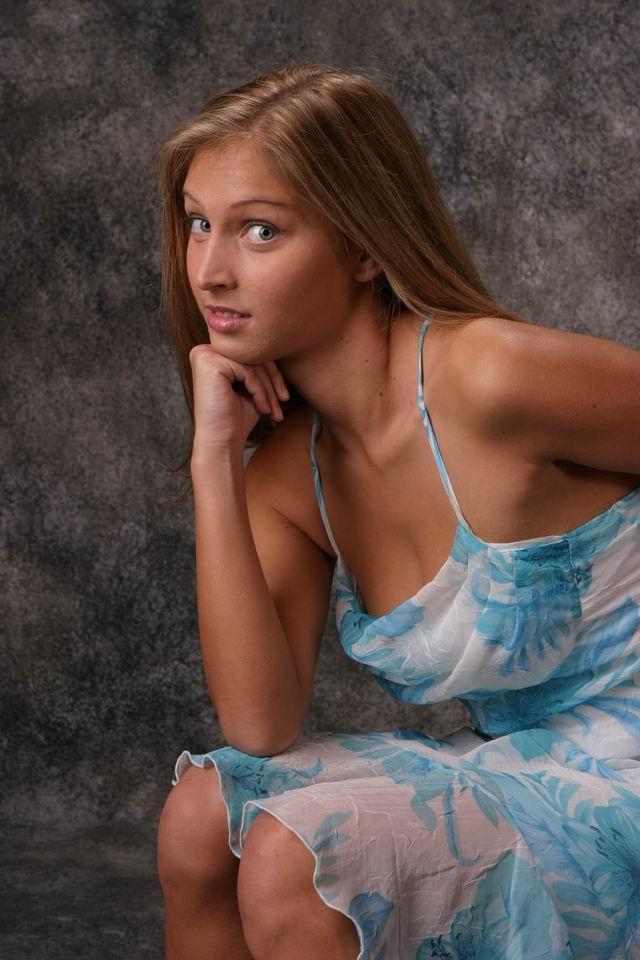 12P Pictures of Kirsten 18 waiting for you to take her dress off