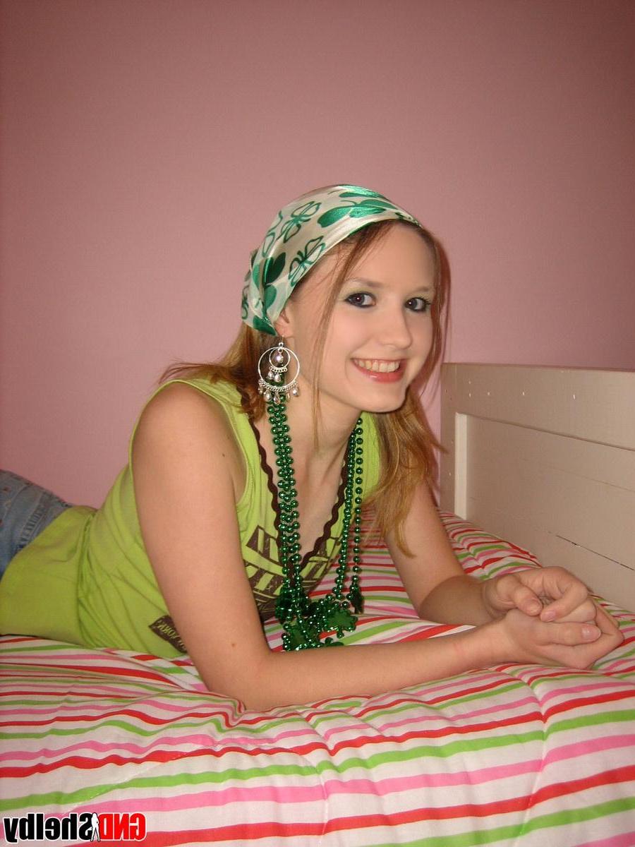 12P Happy Saint Patricks day from petite teen Shelby
