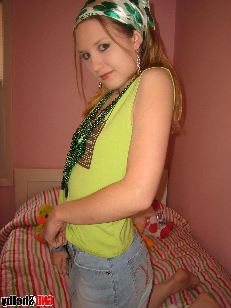 12P Happy Saint Patricks day from petite teen Shelby