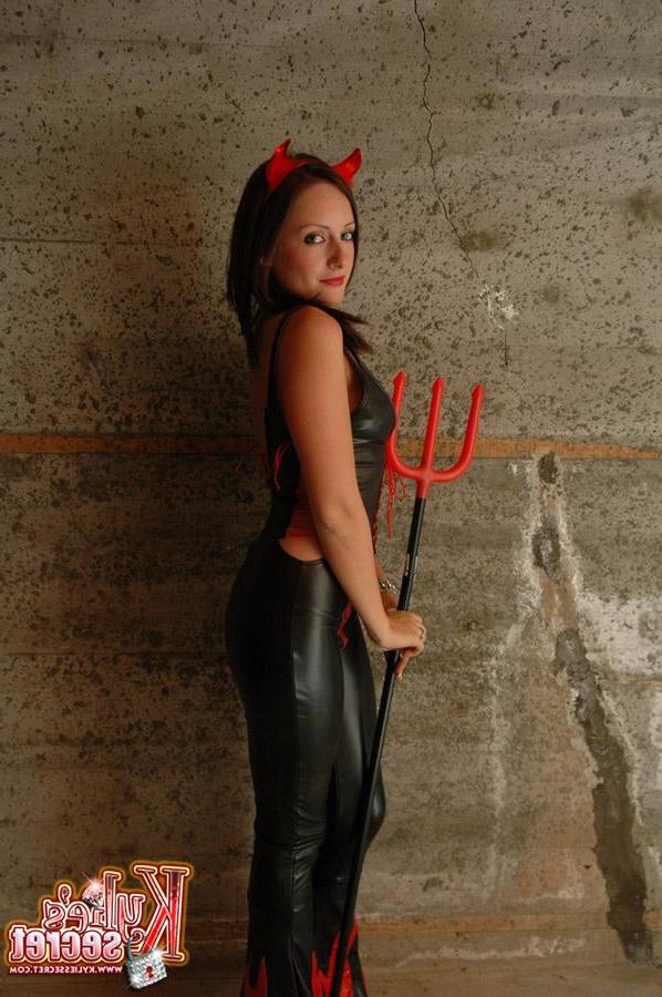 12P Kylie shows how much of a sexy little devil she is for Halloween