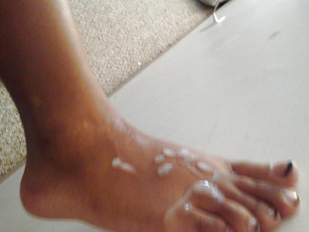 25P Footjob and cum mix