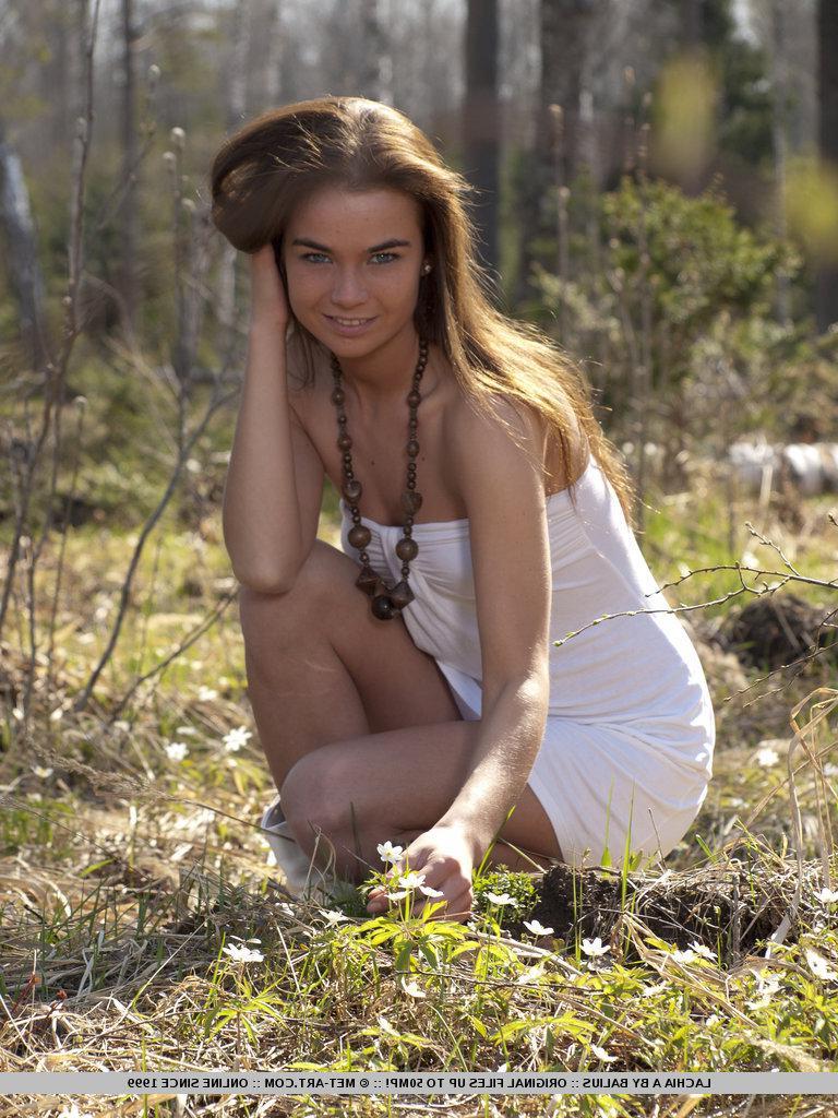 18P Pictures of teen beauty Lachia A exposing herself