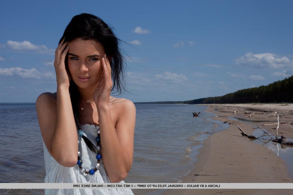 18P Pictures of teen beauty Lachia A having some naughty fun on a beach