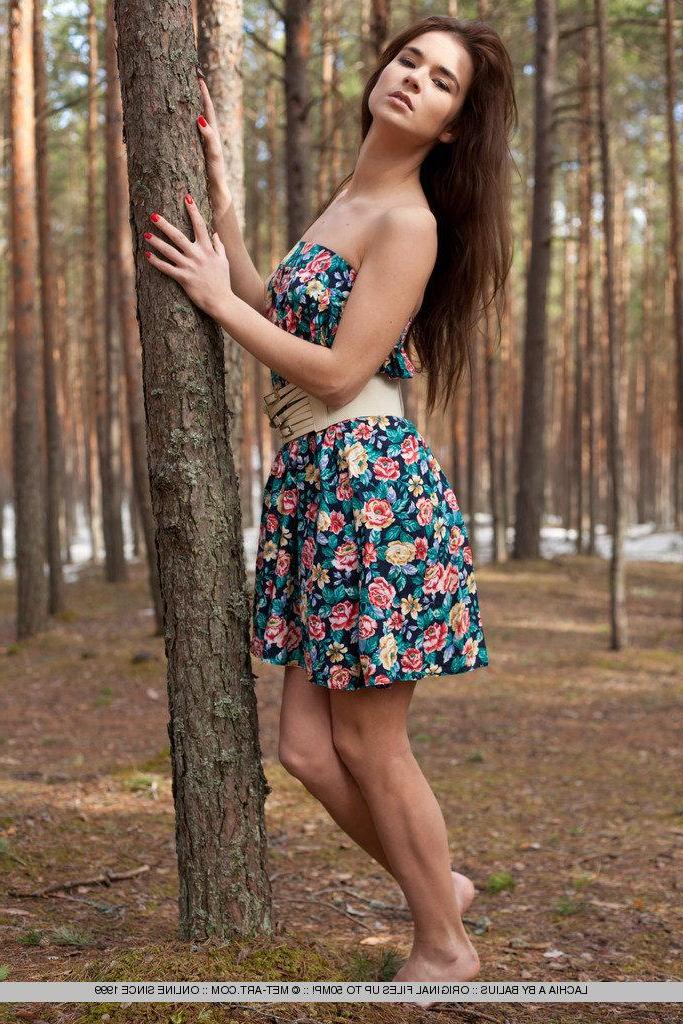 18P Pictures of teen beauty Lachia A getting naked in the woods
