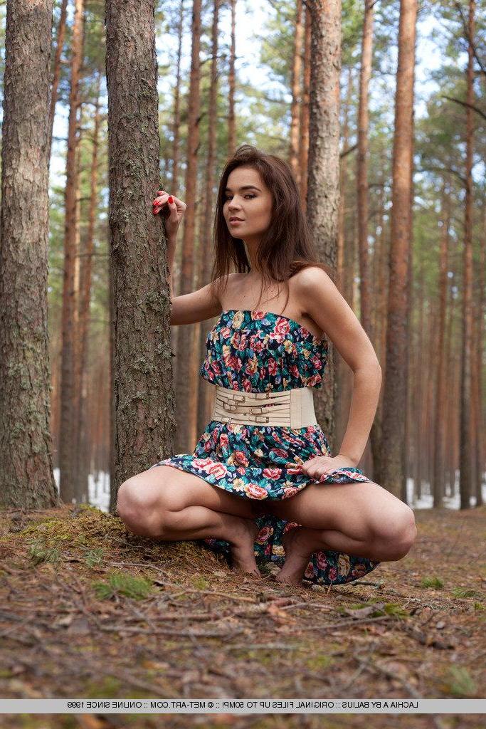 18P Pictures of teen beauty Lachia A getting naked in the woods