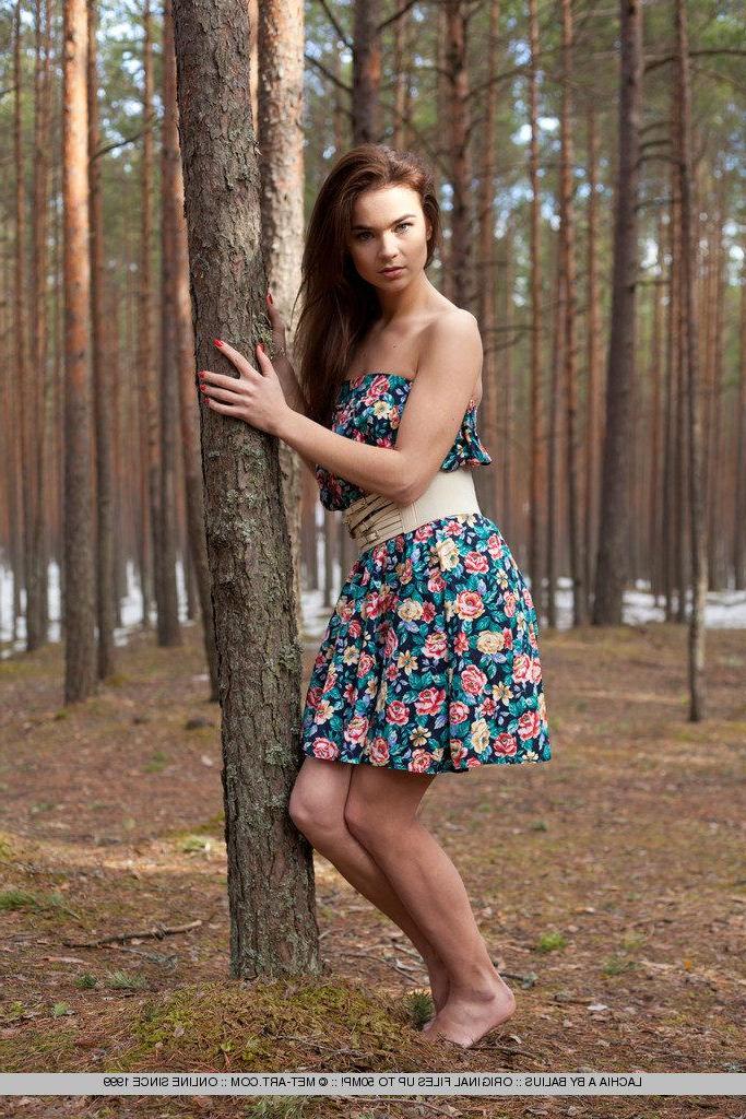 18P Pictures of teen beauty Lachia A getting naked in the woods