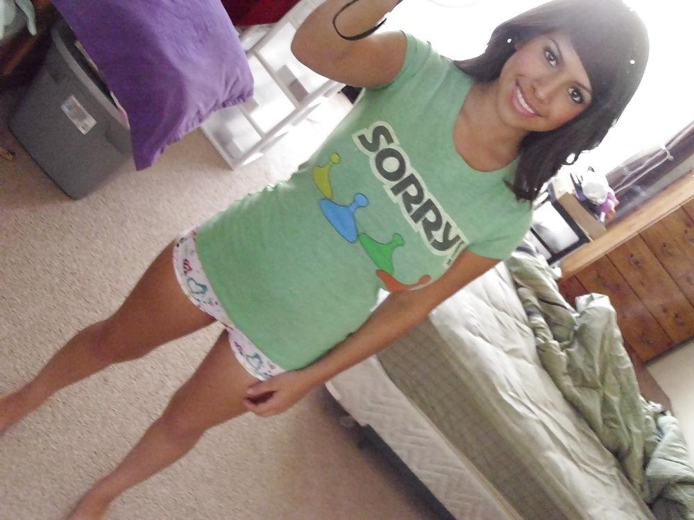 25P Latina Self Shots