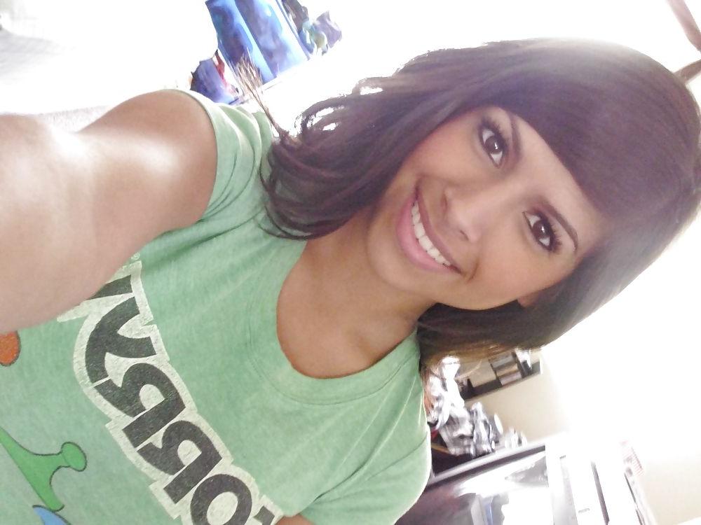 25P Latina Self Shots