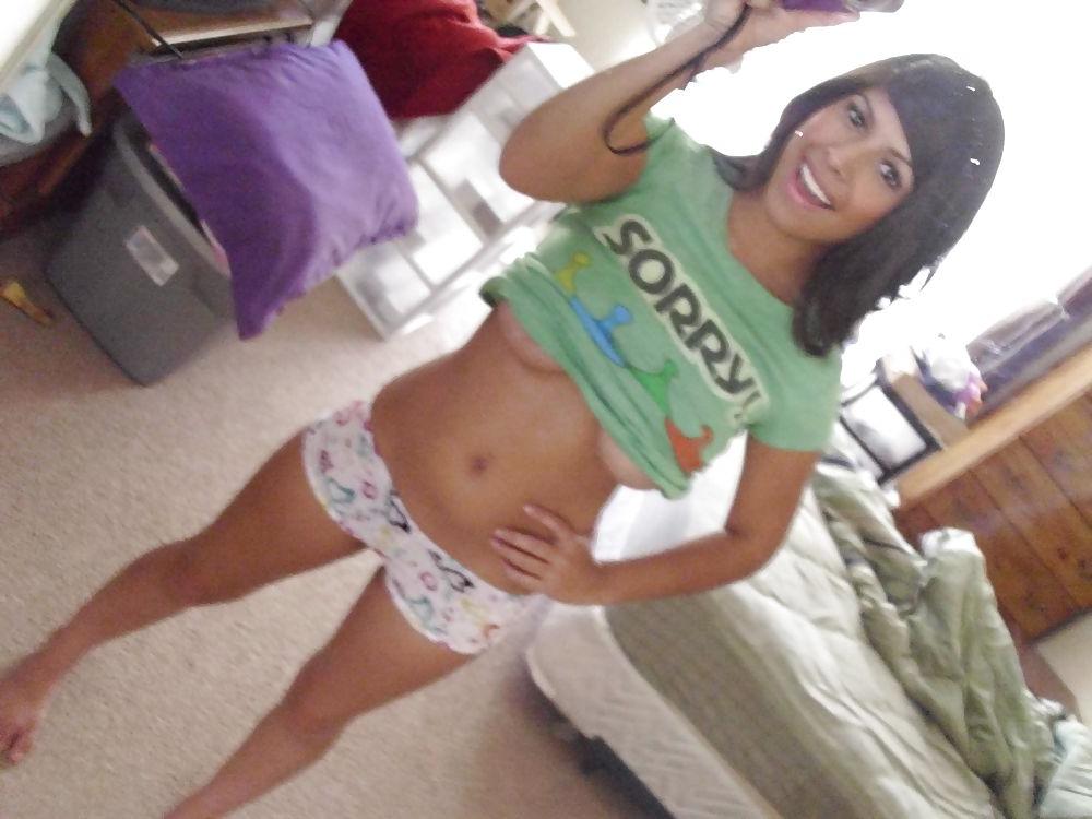 25P Latina Self Shots