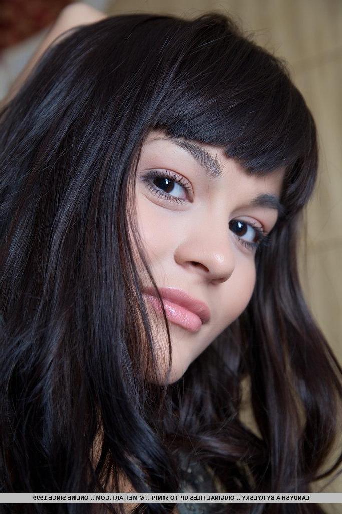 18P Pictures of teen beauty Landysh A showing her nude body
