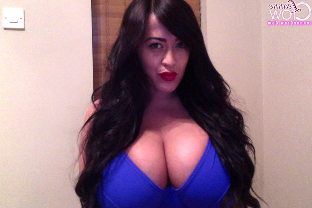 15P Leanne Crow takes some hot selfies of her enormous jugs