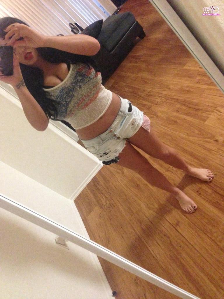 15P Busty babe Leanne Crow shares some of hot hot selfies