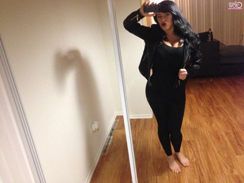 15P Busty babe Leanne Crow shares some of hot hot selfies