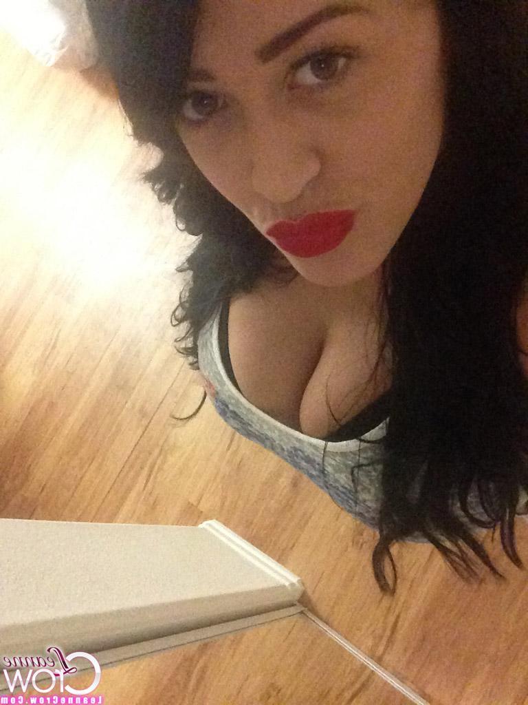 15P Busty babe Leanne Crow shares some of hot hot selfies
