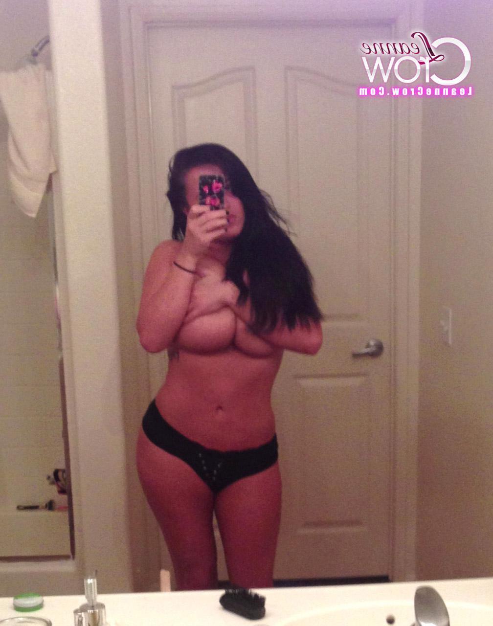 15P Leanne Crow shares some selfies of her enormous jugs