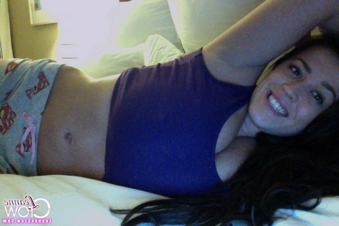 15P Leanne Crow shares selfies of her enormous titties