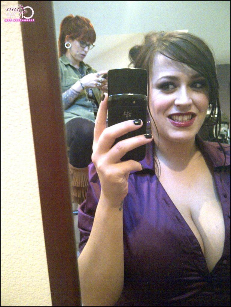 10P Leanne Crow shares some her hot selfies