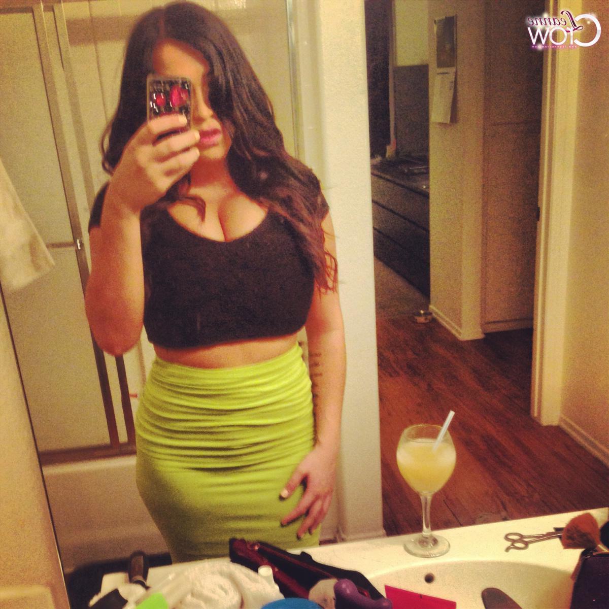 15P Busty model Leanne Crow shares some selfies of her gigantic tits