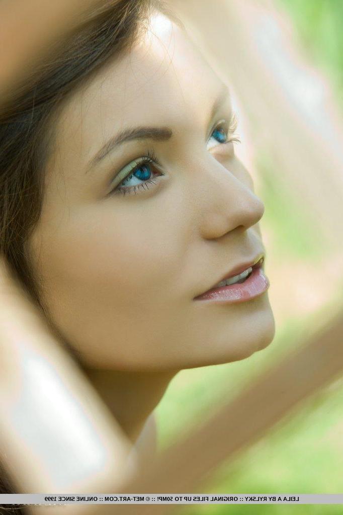 18P Pictures of teen beauty Leila A getting naked in the garden