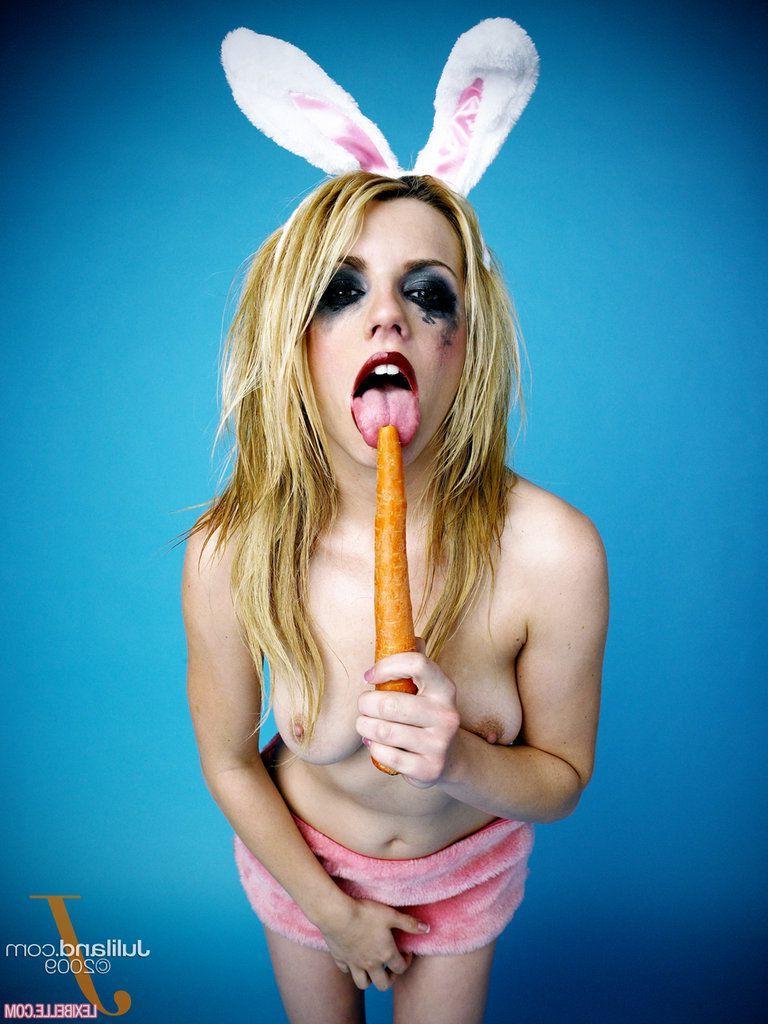15P Pictures of teen girl Lexi Belle sucking on something hard