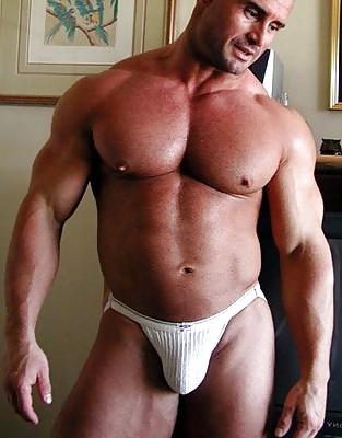 25P Hot bear in briefs