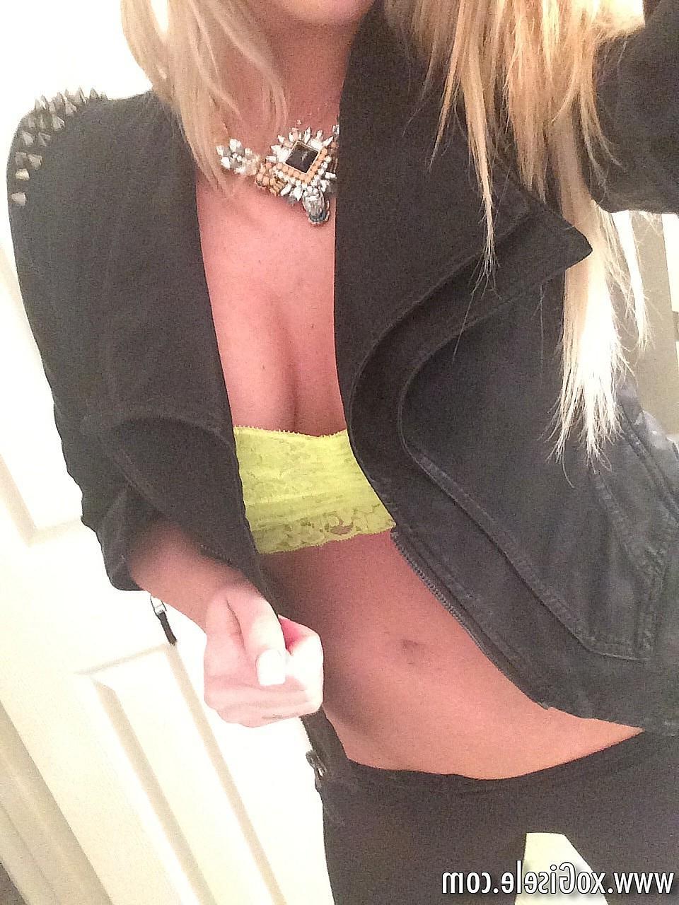 15P Check out some of Giseles personal sexy candids that she took just for you