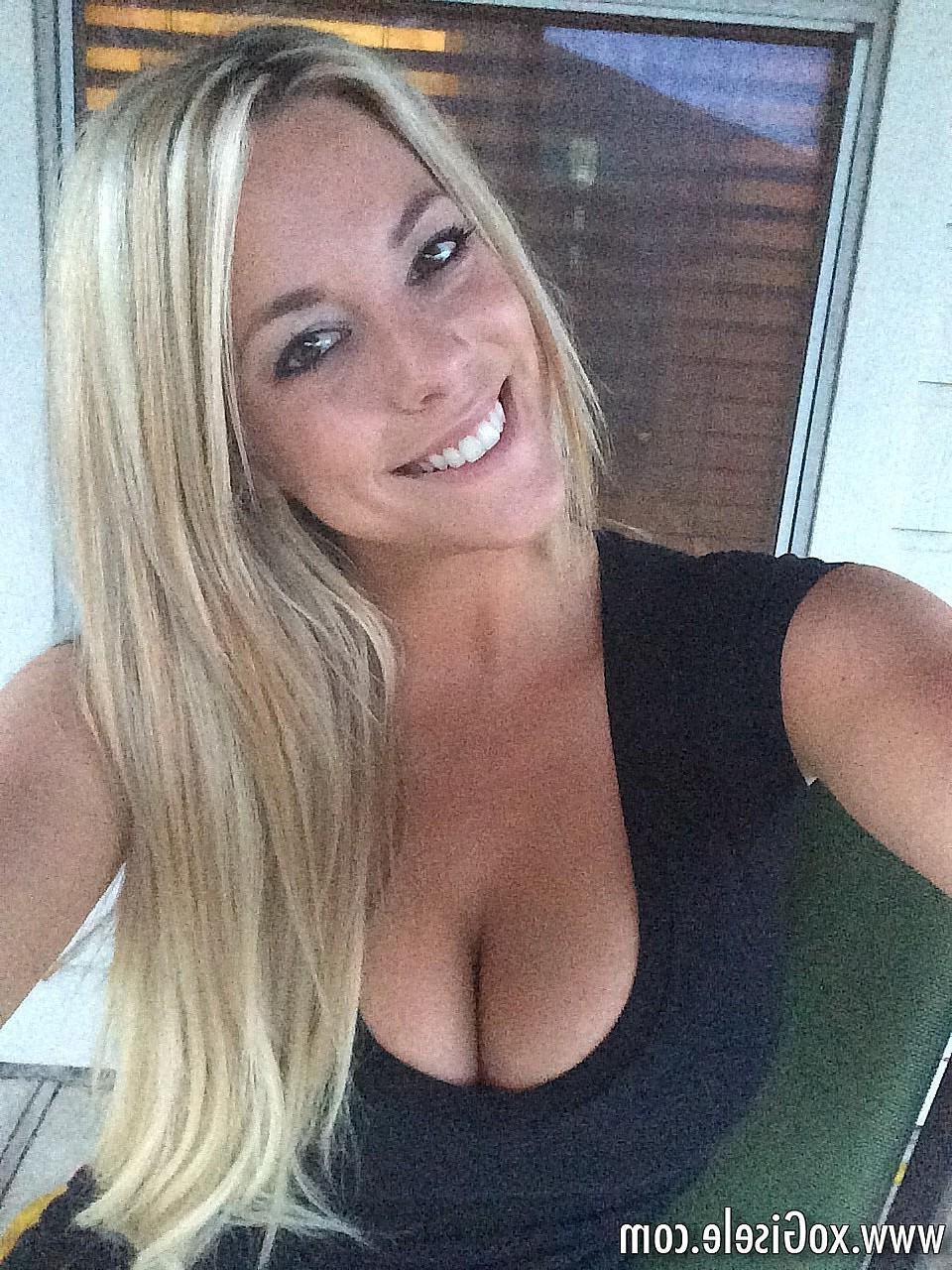 15P xoGisele shares some of her personal candids while at photo shoots and out in her daily life