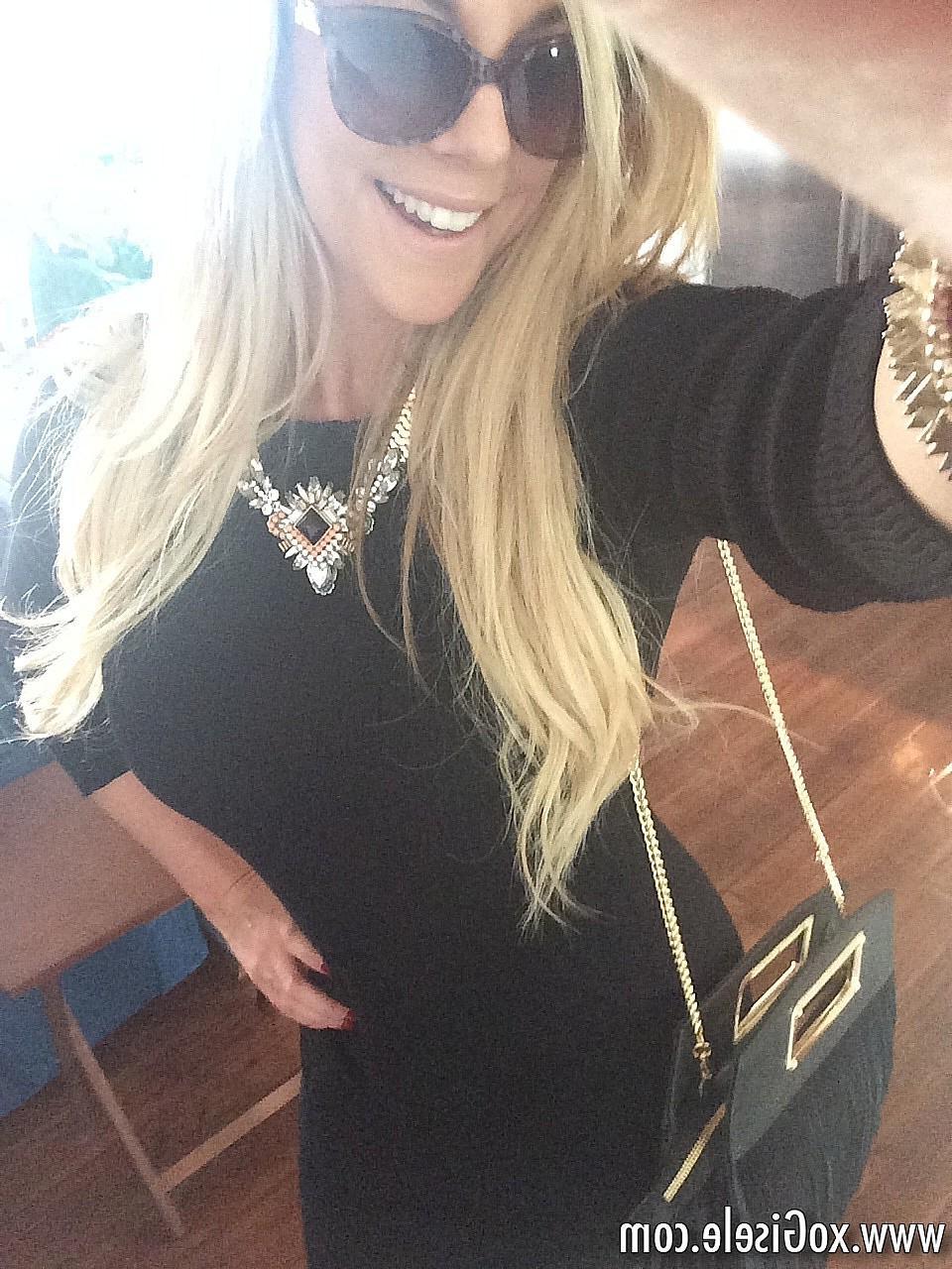 15P xoGisele shares some of her personal candids while at photo shoots and out in her daily life