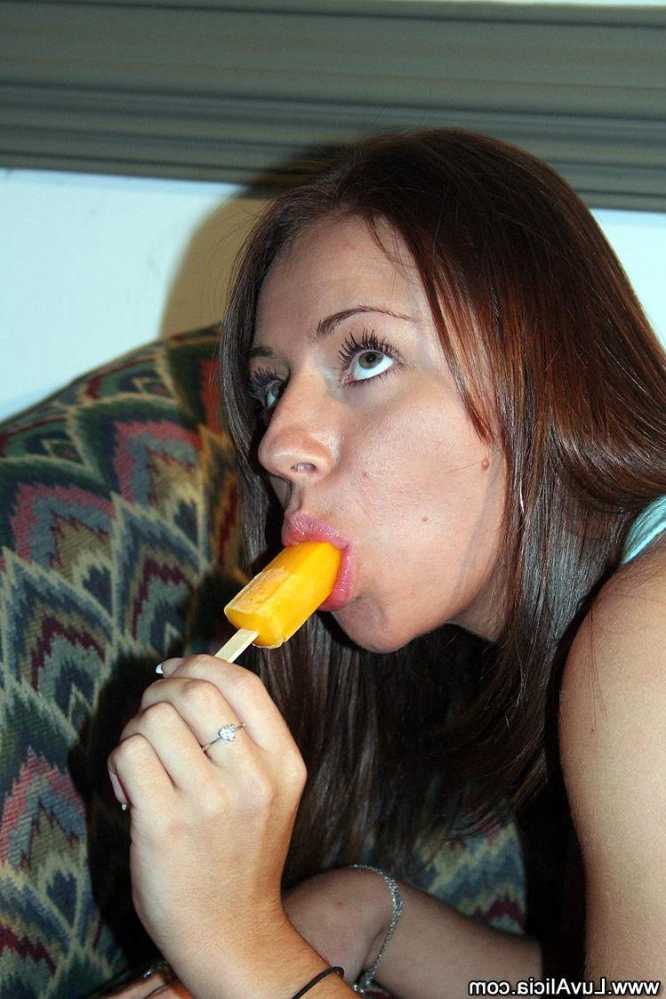16P Pictures of teen Luv Alicia putting something hard in her mouth