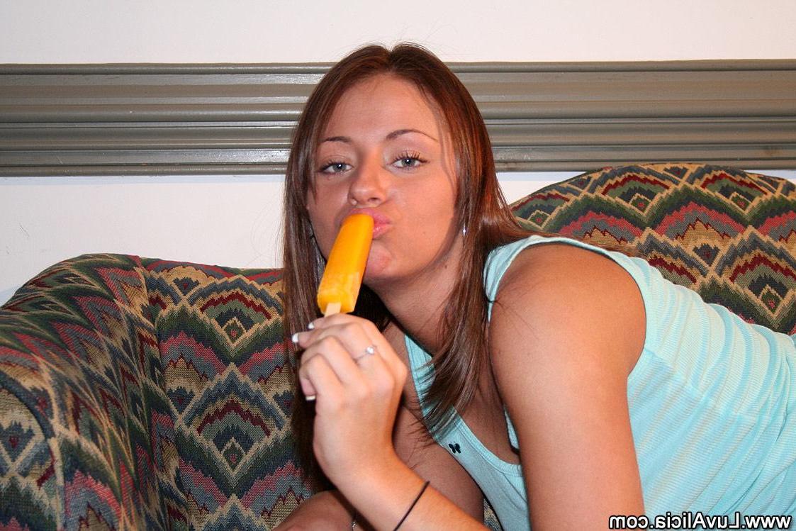 16P Pictures of teen Luv Alicia putting something hard in her mouth
