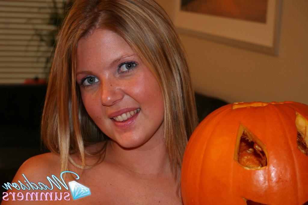 20P Pictures of Madison Summers getting ready for Halloween