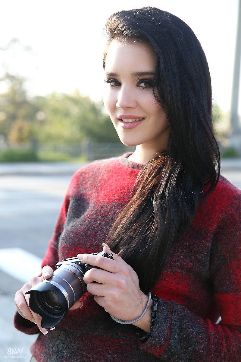 16P Brunette beauty Malena shows off her beautiful body in "No nude"