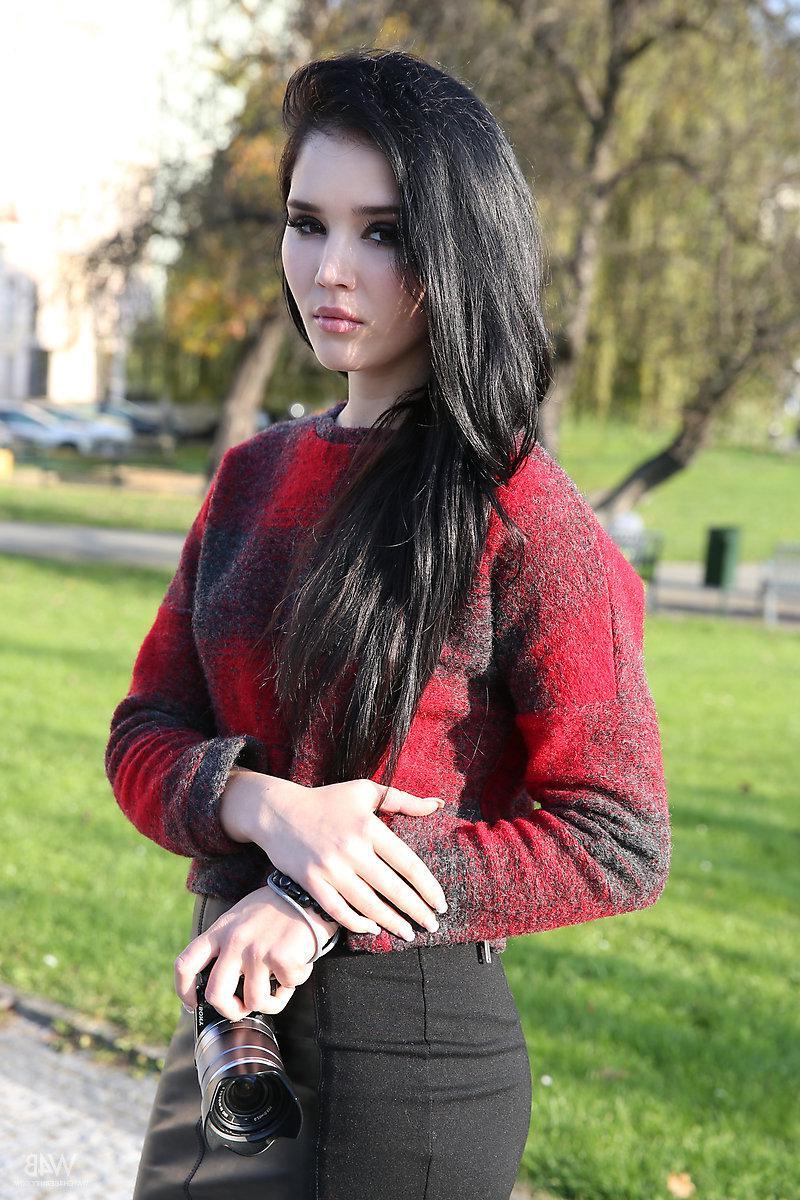 16P Brunette beauty Malena shows off her beautiful body in "No nude"