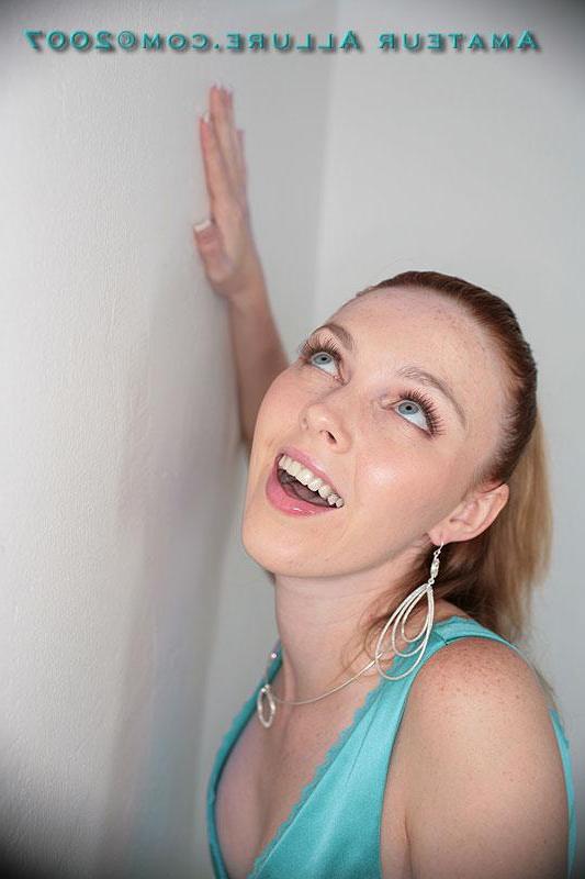 16P Blue eyed redhead gives head after posing nude