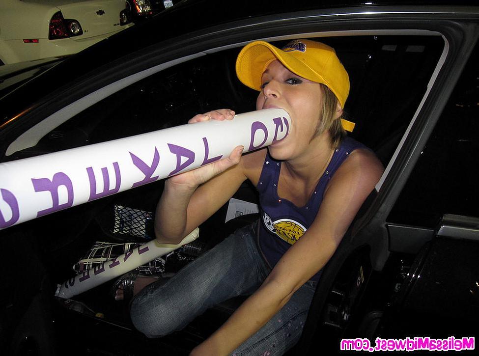 20P Pictures of teen babe Melissa Midwest sucking dick at a Lakers game