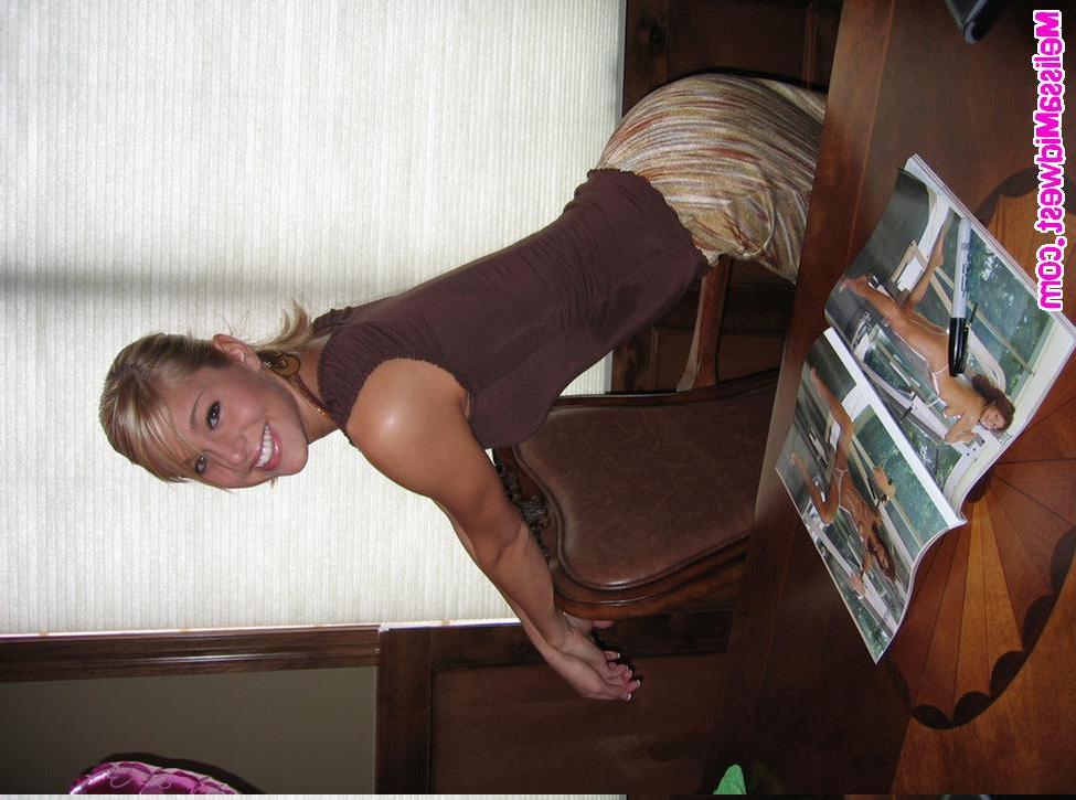 16P Melissa lets us see up her skirt while she works