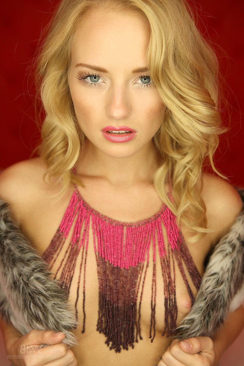 16P Blonde beauty Mia teases her white lace panties
