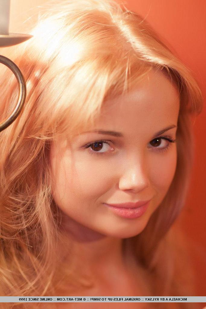 18P Pictures of teen beauty Michaela A spreading her legs just for you