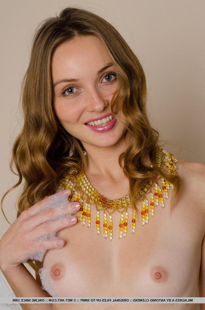18P Pictures of teen beauty Milagres A getting all hot and wet for you