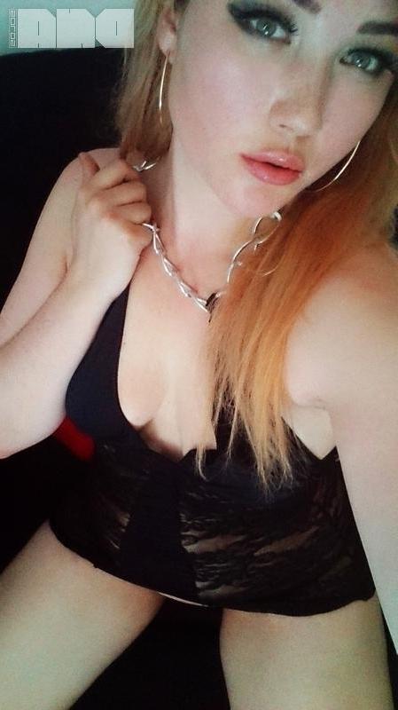10P Blonde girl Misha Mayfair takes some selfies of her beautiful face