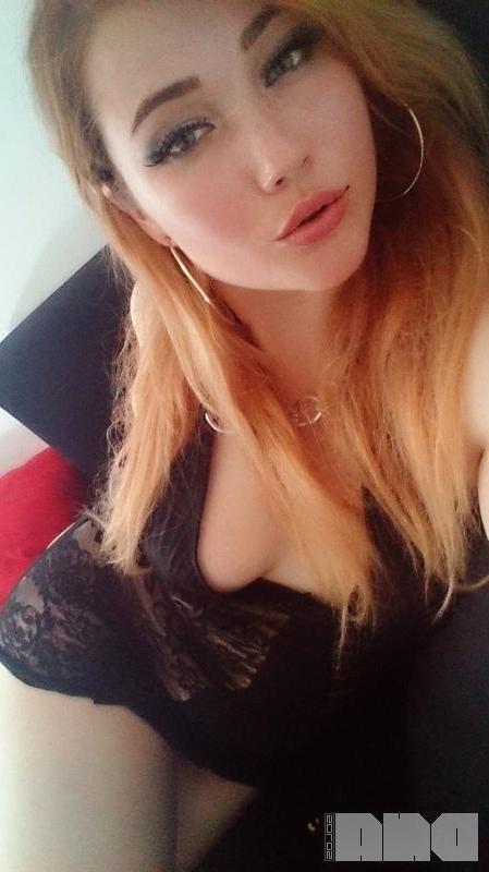 10P Blonde girl Misha Mayfair takes some selfies of her beautiful face