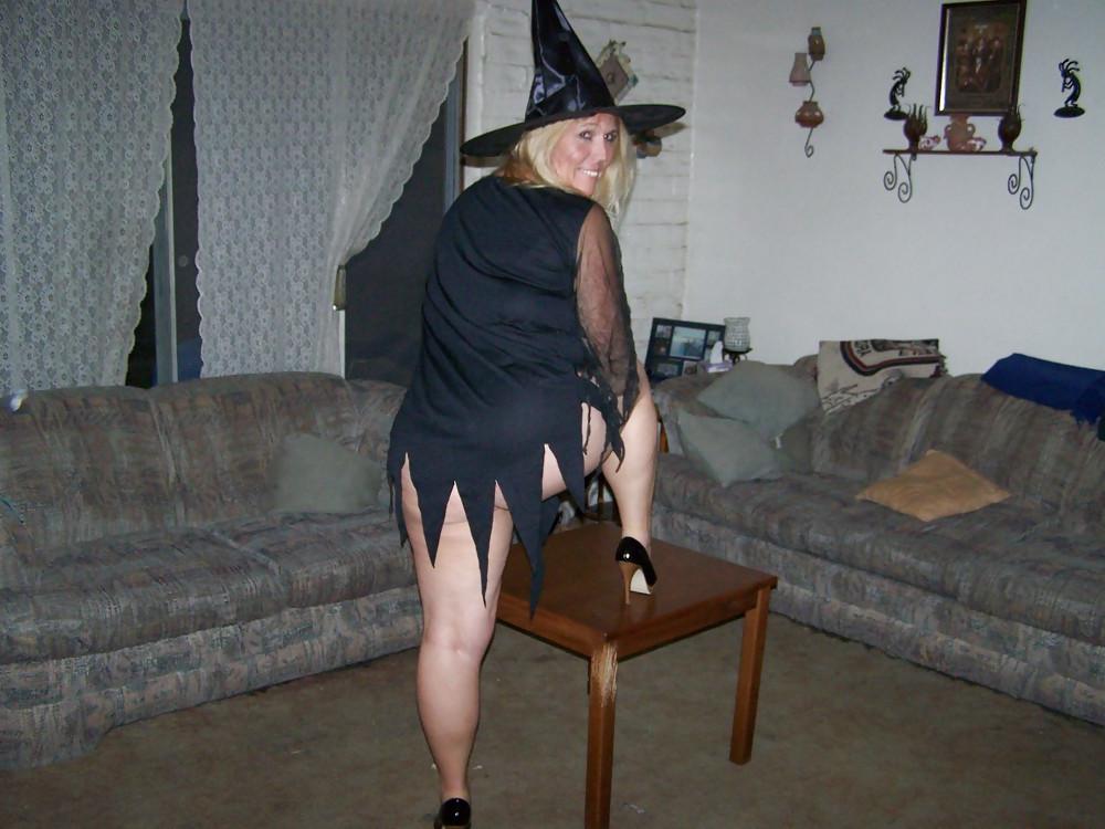 4P Wife on Halloween