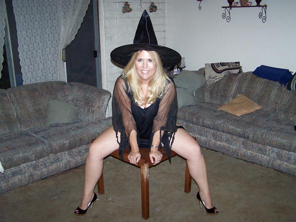 4P Wife on Halloween