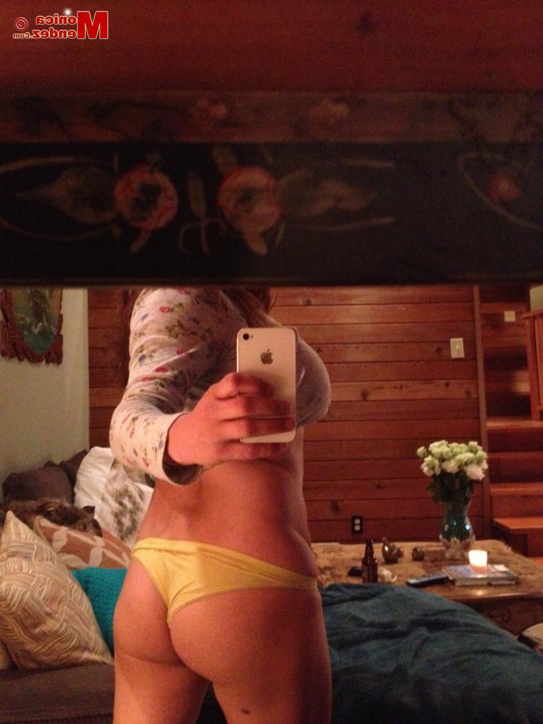 15P Busty babe Monica Mendez shares some of her hot selfies