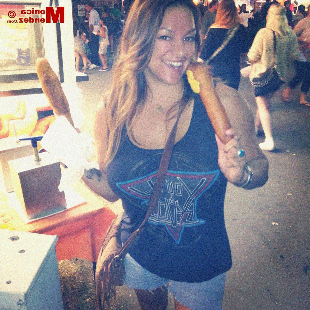 15P Busty babe Monica Mendez shares some sexy selfies